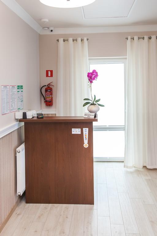 Hostel Замбрув Экстерьер фото