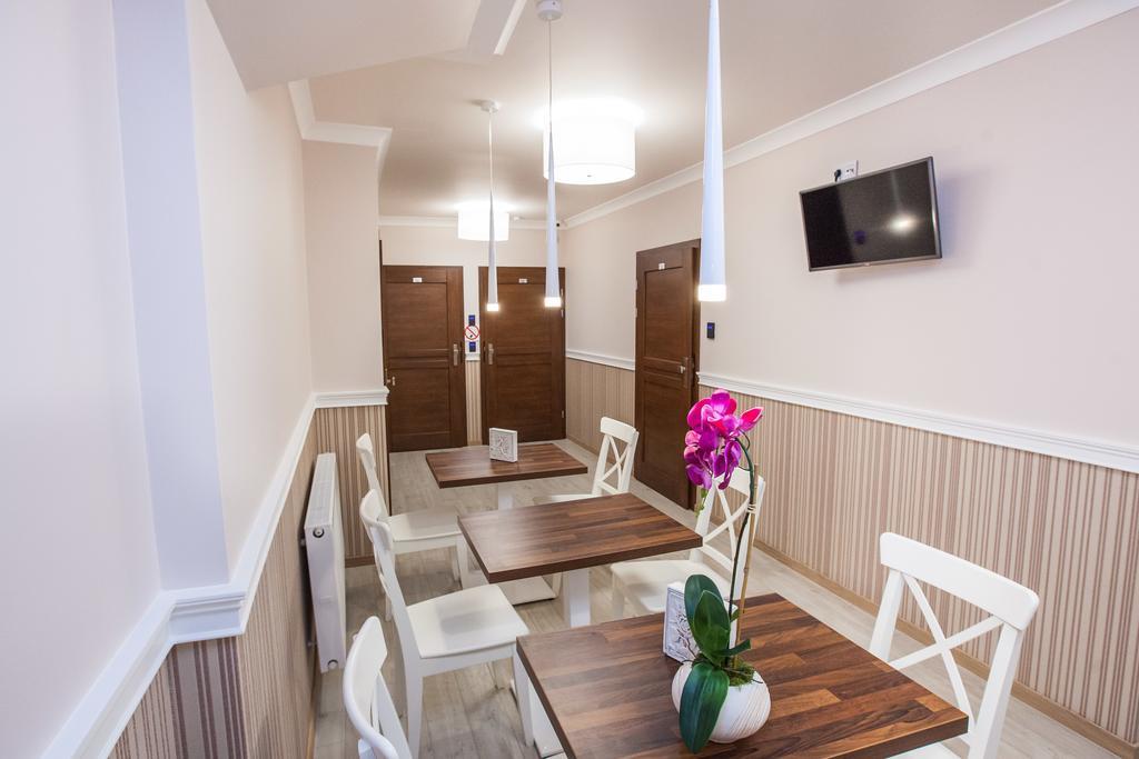 Hostel Замбрув Экстерьер фото