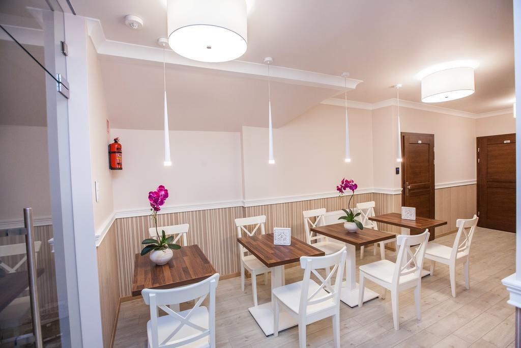 Hostel Замбрув Экстерьер фото