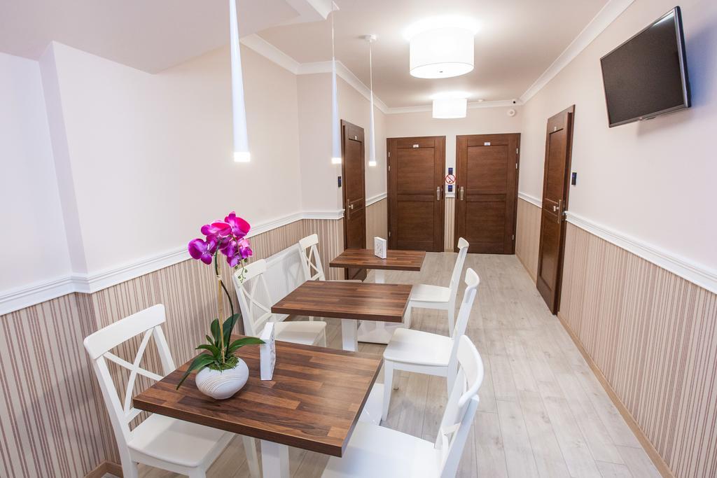 Hostel Замбрув Экстерьер фото